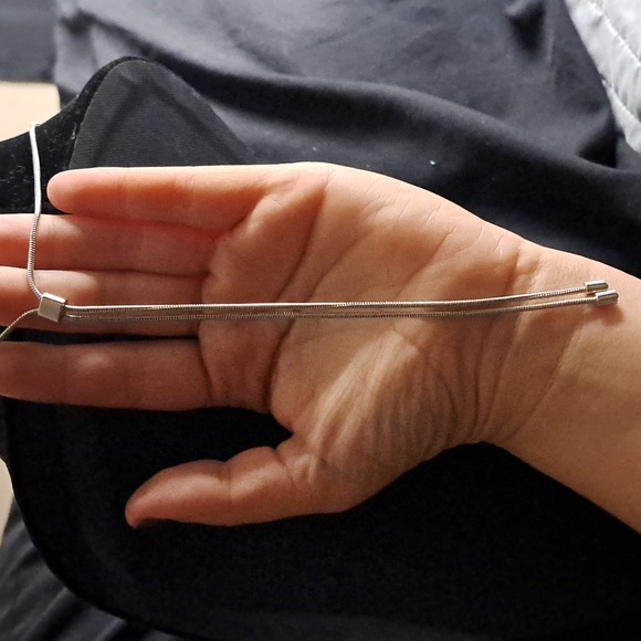 Touchstone  fluidity  pendant  15"-32" adjustable  chain. - Picture 4 of 5